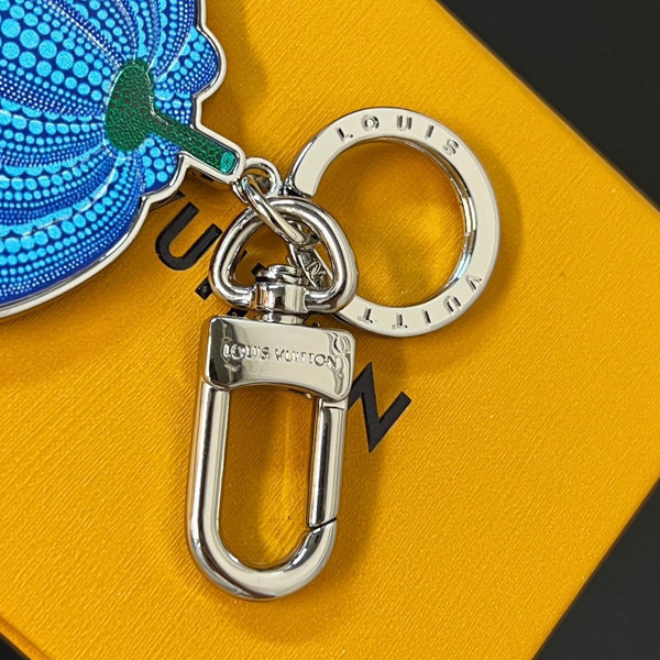 ブランドキーホルダー着用イメージ